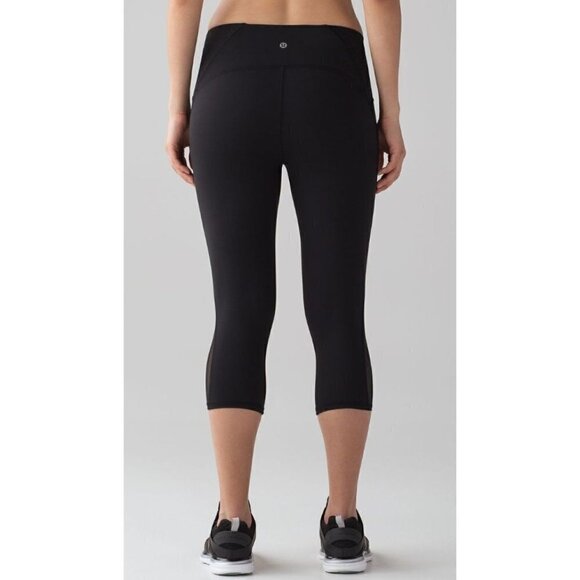 Lululemon Train Times Crop 17" Black Athletic Crop Pants 8 - Picture 2 of 6